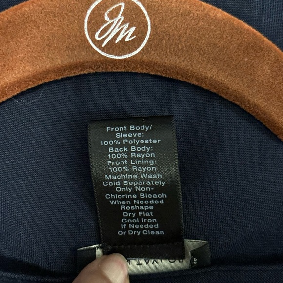 🟢Ann Taylor off-shoulder top🟢 - Picture 6 of 7